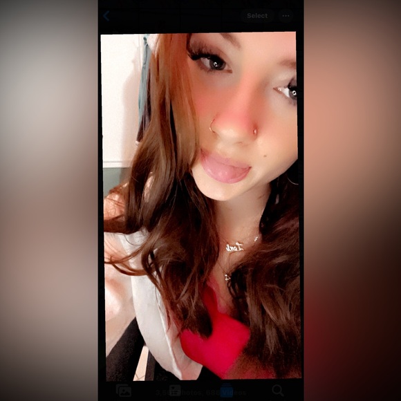 Meet your Posher, Alexis - Picture 2 of 7